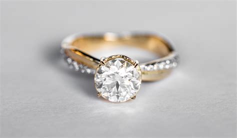 Selling a diamond ring. Things To Know About Selling a diamond ring. 